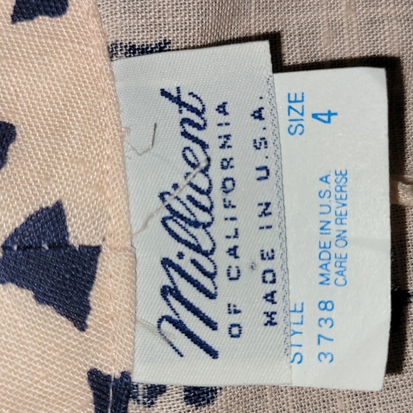 Vintage.  Made in USA. Millicent of California. 1 button blouse. Size 4 - Picture 2 of 12
